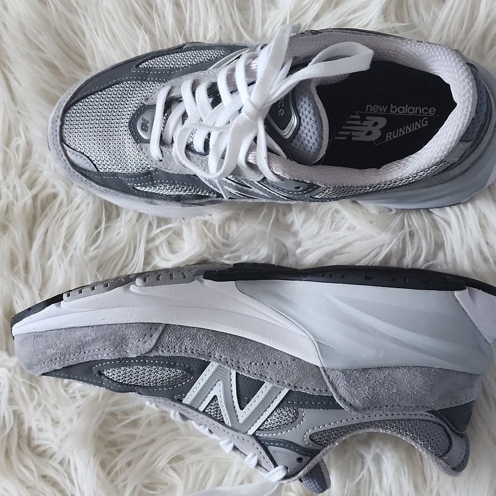 New Balance 990v6 Shoes - Picture 11 of 14